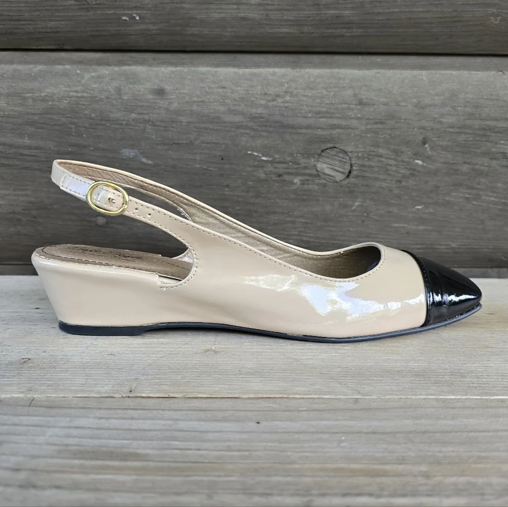 Soft Style Shirly Parisian Chic Two-Tone Sqaure Toe Comfort Wedge 10M